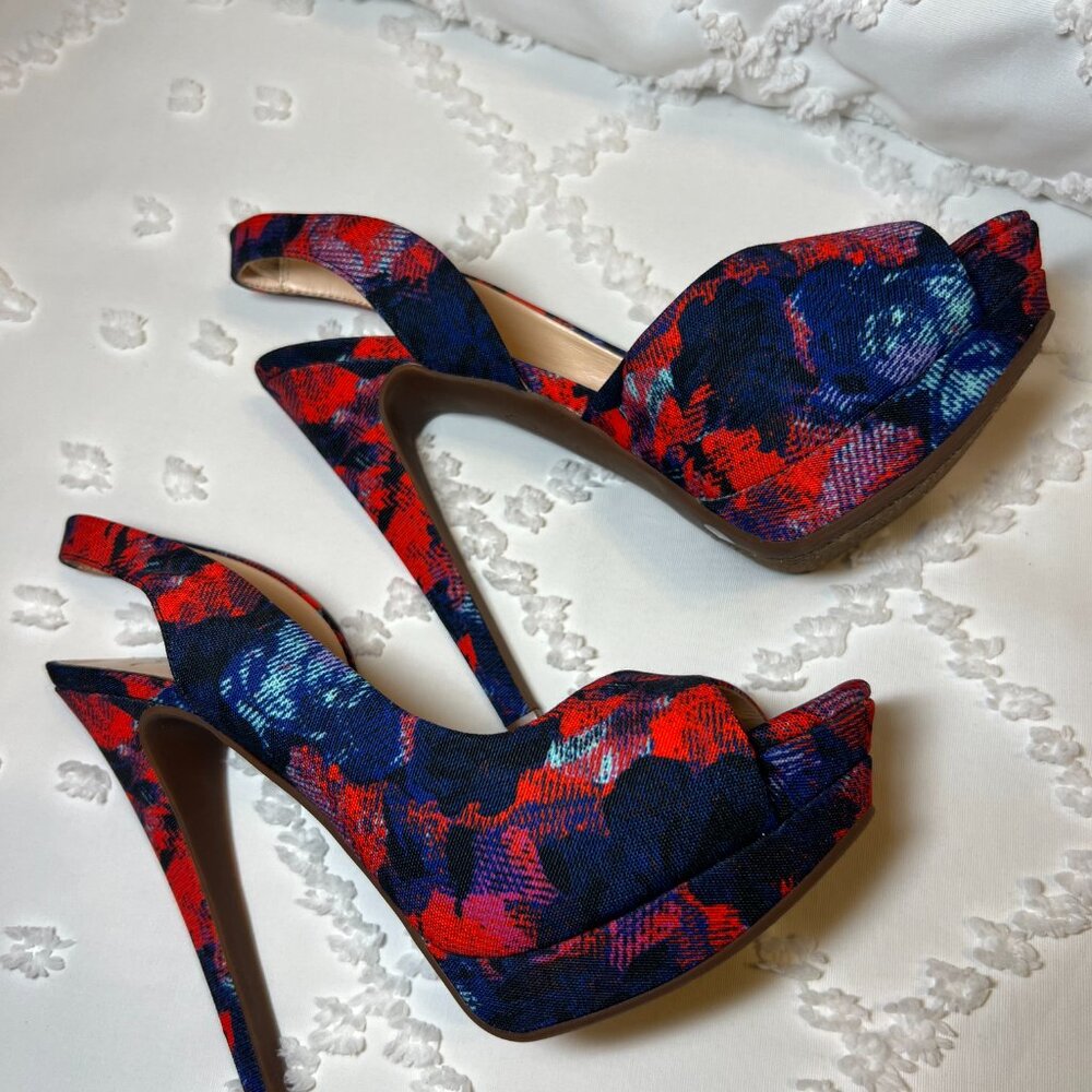 Jessica Simpson "Sabella" Sling Back Red & Blue Floral Platform Pump SIZE 7M/37